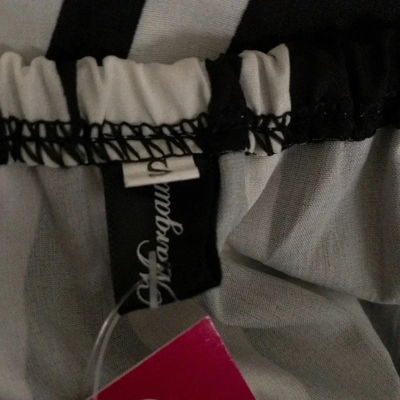 NWT Zebra Print Off The Shoulder Top SM - Picture 4 of 5